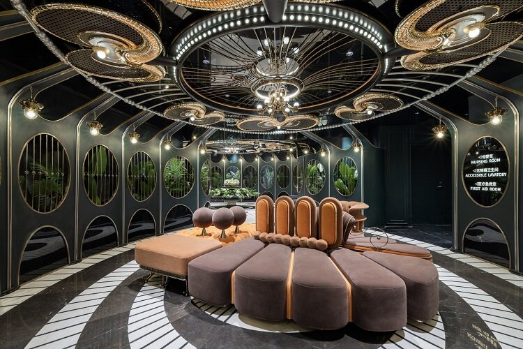 تصاویر زیباترین و لوکسترین دستشویی عمومی جهان | شکوه معماری در طبقه ششم یک مرکز خرید