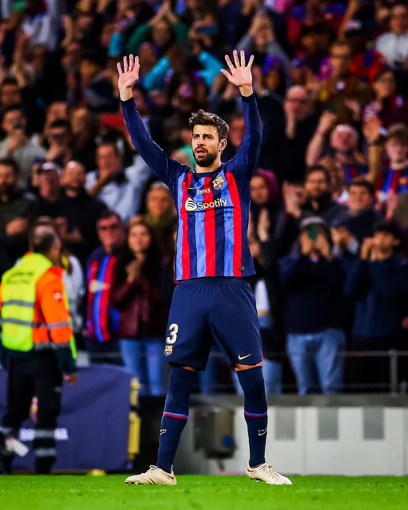 فیلم و عکس | «پیکه» در شب صدرنشینی بارسلونا برای همیشه رفت | فریم به فریم با اشکهای خداحافظی کاپیتان پرافتخار کاتالانها