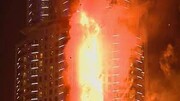 ببینید |  صحنه‌هایی از مهار آتش سوزی هولناک برجی در دبی توسط آتش نشانان