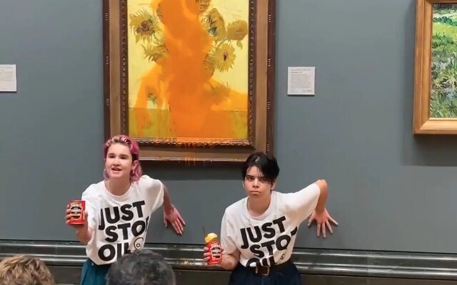 چرا به شاهکارهای نقاشی حمله میکنند؟