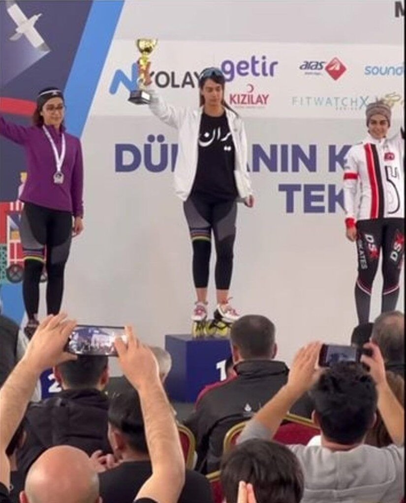 عکس | کشف حجاب دختر ورزشکار ایرانی در ترکیه | واکنش وزارت ورزش به اقدام نیلوفر مردانی؛ دیگر عضو تیم ملی نیست!