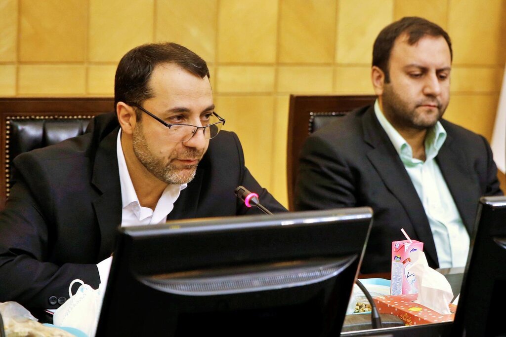 تصاویر ا التهابات بازار ارز صالح آبادی را به فراکسیون انقلاب کشاند