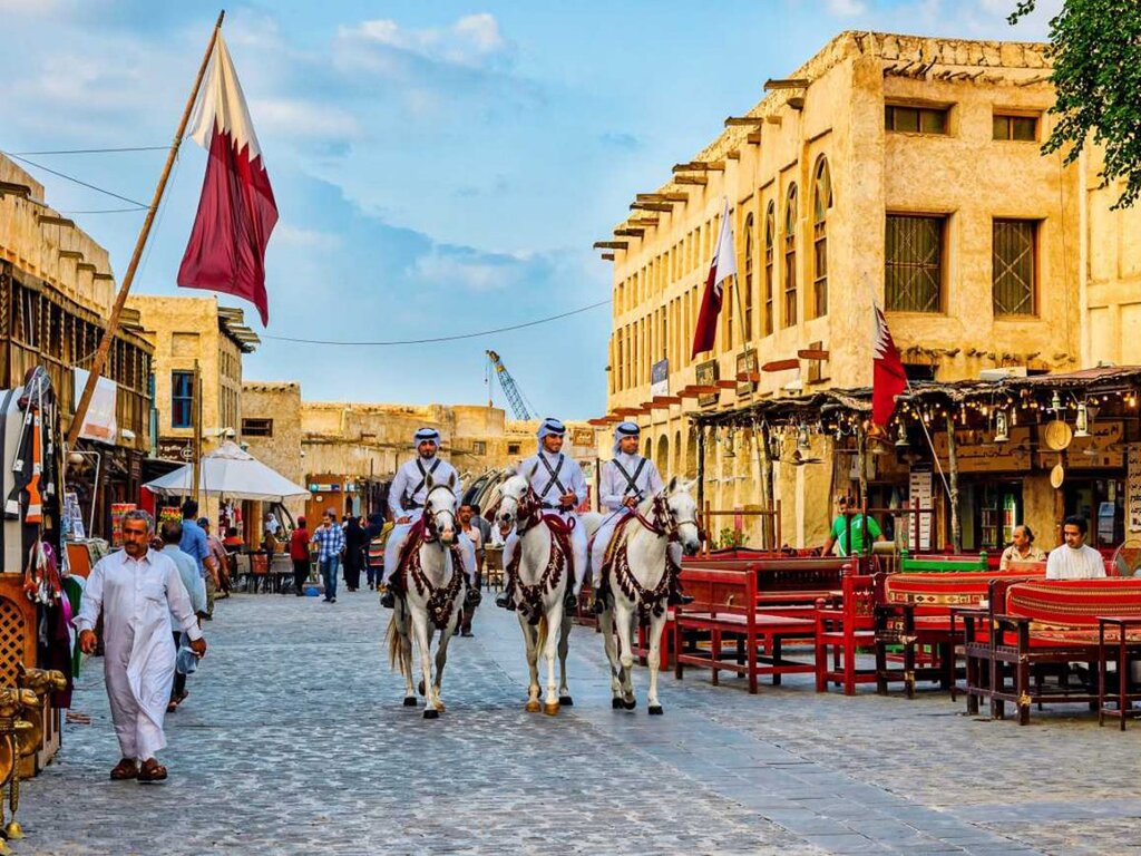 تصاویر بازار سنتی واقف قطر ؛ محلی جذاب برای مسافران جام جهانی ۲۰۲۲ | شگفتیهای معماری مدرن را در مشریب دوحه ببینید