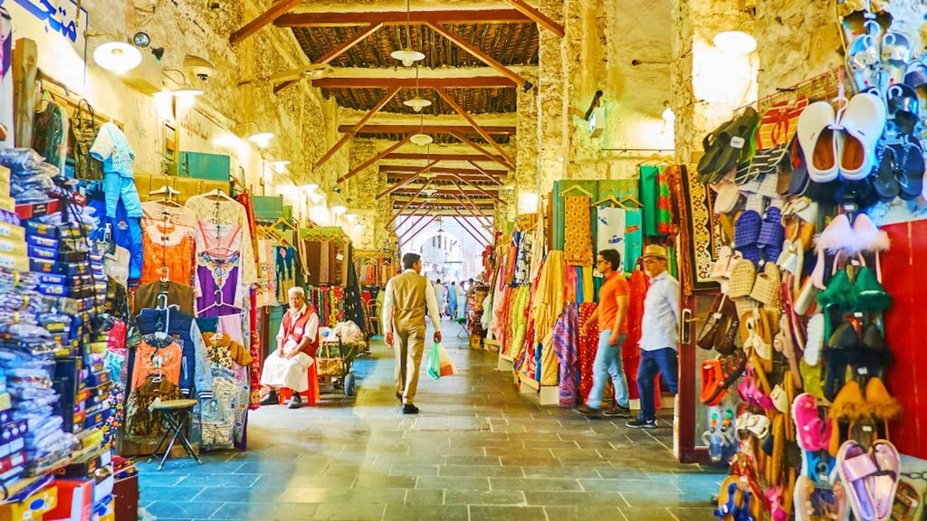 تصاویر بازار سنتی واقف قطر ؛ محلی جذاب برای مسافران جام جهانی ۲۰۲۲ | شگفتیهای معماری مدرن را در مشریب دوحه ببینید