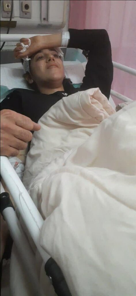 تصاویر | رقص و پایکوبی زنان در رشت و ورود بسیج برای برقراری نظم | تصاویر و وضعیت دختری که در جمعیت مجروح شد | توضیحات فرمانده انتظامی رشت