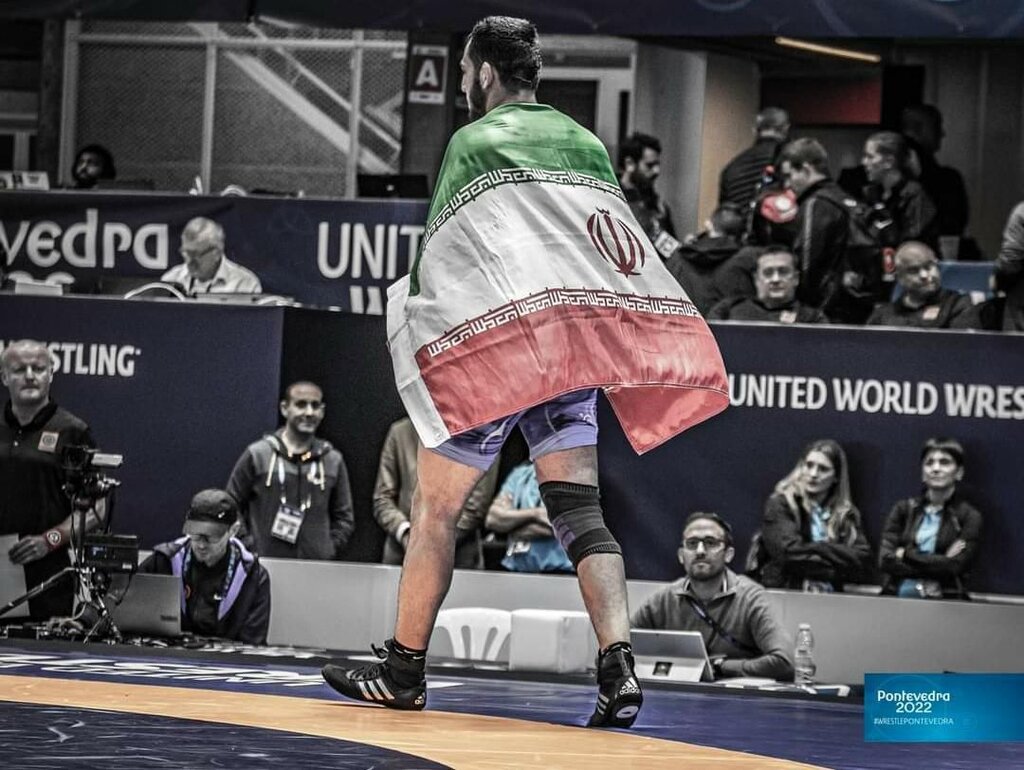 تصاویر | امیرعلی آذرپیرا، قهرمان کشتی آزاد جهان: میدانستم آمریکاییها را شکست میدهیم | میخواهم شرمنده مردم و خانوادهام نباشم