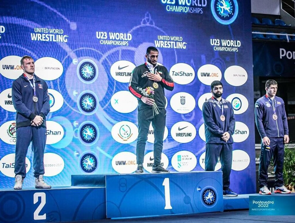 تصاویر | امیرعلی آذرپیرا، قهرمان کشتی آزاد جهان: میدانستم آمریکاییها را شکست میدهیم | میخواهم شرمنده مردم و خانوادهام نباشم