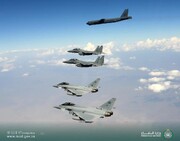 تصاویر اسکورت بمب‌افکن آمریکایی توسط جنگنده‌های عربستان