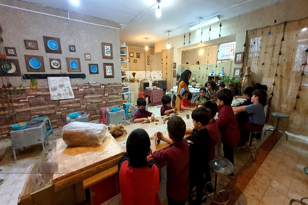 این مجموعه متفاوت و با امکانات علمی، ورزشی و هنری ایران زمین را بشناسید//