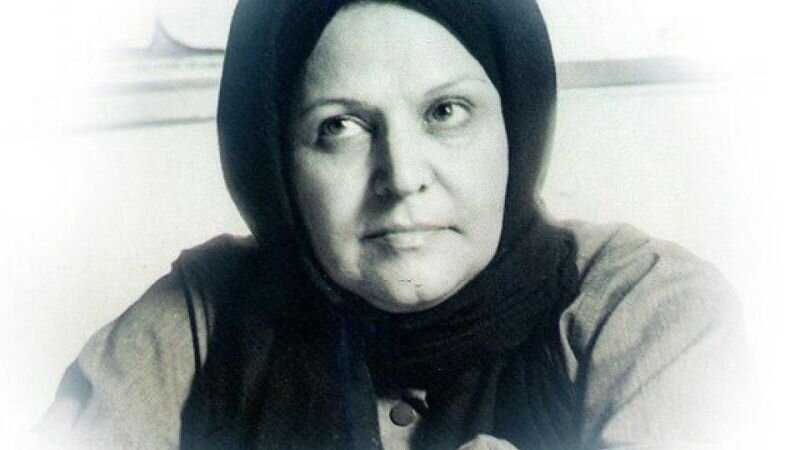 شباهت شعر صفارزاده و فروغ فرخزاد اتفاقی است | شاعری که شعار فمینیستی نمیدهد | ترجمه انگلیسی قرآن کاری سترگ است