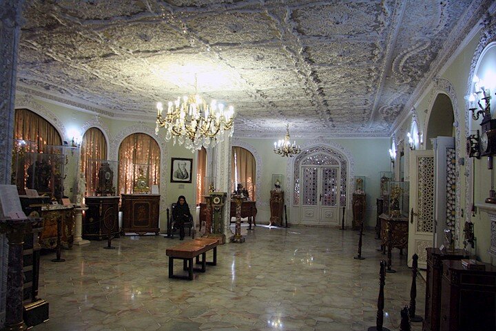 تصاویر | زیباترین اتاق جهان در خانهای در خیابان ولیعصر(عج) | گچبری اینجا ۱۲ سال زمان برد//