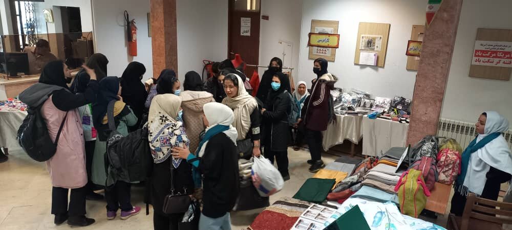 دوشنبهبازار در سرای محله مشیریه