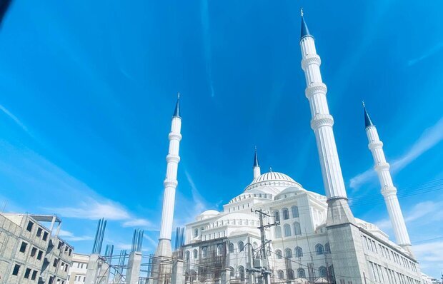 روایتی میدانی و دست اول از زاهدان | بگذارید پشت سر مولوی نماز بخوانم! | نروید؛ ممکن است باز درگیری شود | صدای تیر میآید، چه شده؟