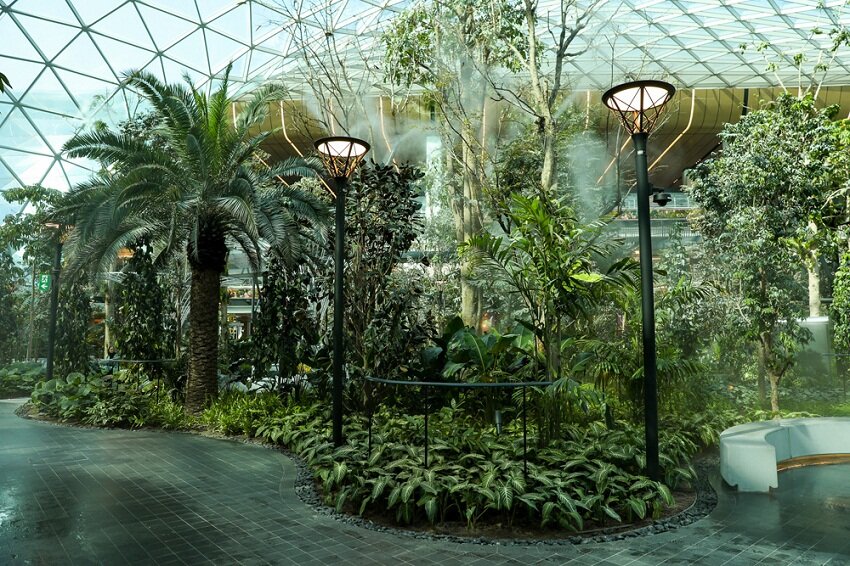 تصاویر: نمادها و ساختمانهای ویژه دوحه برای جام جهانی ۲۰۲۲ | از ساعت شنی عظیم تا باغی در میانه فرودگاه