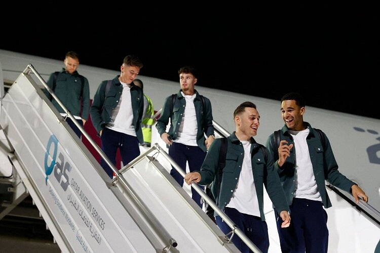 تصاویر | لحظه ورود حریف دوم تیم ملی به دوحه | نگاهها به ستاره پیشین رئال است