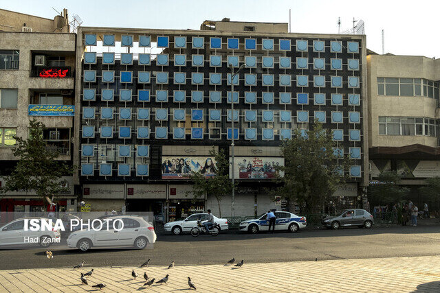 گزارشی از یکی از المانهای میدان انقلاب | سینماهایی که همچنان تعطیل مانده اند