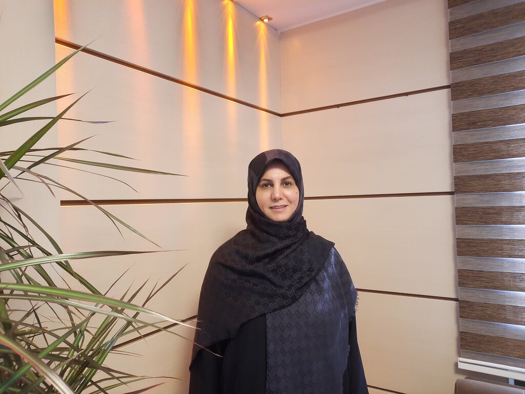 فروش لباسهای دست دوم برای ادامه تحصیل | با یک دست لباس در کار خیر سهیم شو!