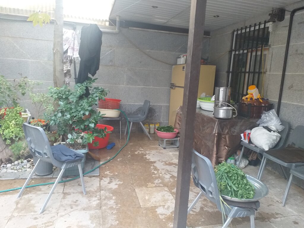 چراغ خانههای محرومان با همت اهالی روشن میشود | نیازمندان فرحزاد با گل نرگس تنها نیستند