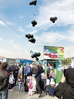 پرواز بادکنکهای مشکی به یاد قربانیان تصادفات؛ فردا