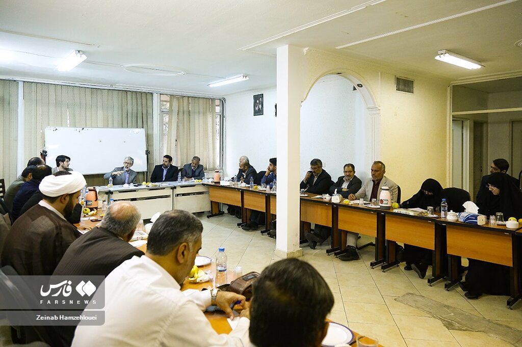 باید کاری کنیم که طرف مقابل حساب کار خودش را بکند | ۴۷ کشور در دستگاه اطلاعاتیشان میز ایران دارند | نیروهای وفادار به غرب توسط مردم پس زده میشوند