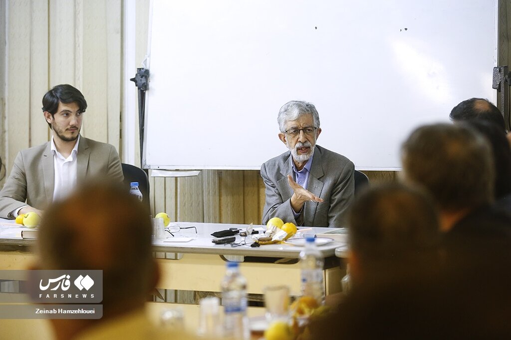 باید کاری کنیم که طرف مقابل حساب کار خودش را بکند | ۴۷ کشور در دستگاه اطلاعاتیشان میز ایران دارند | نیروهای وفادار به غرب توسط مردم پس زده میشوند