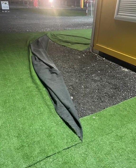 تصاویر ناخوشایند از دهکده هواداران جام جهانی که کیفیت پایینی دارد | شبی ۷.۵ میلیون تومان برای این اقامتگاه نیمهکاره