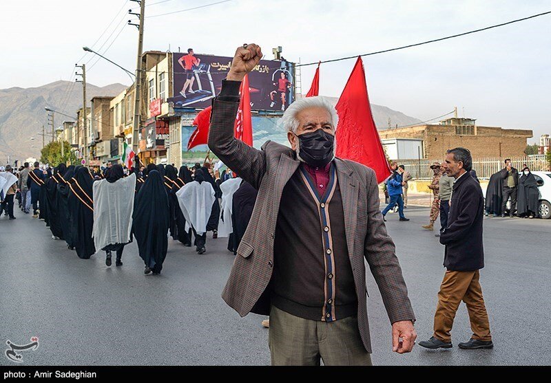 تصاویر ا  زنان شیرازی کفن پوش آمدند ؛پرچم جمهوری اسلامی دست کیست؟