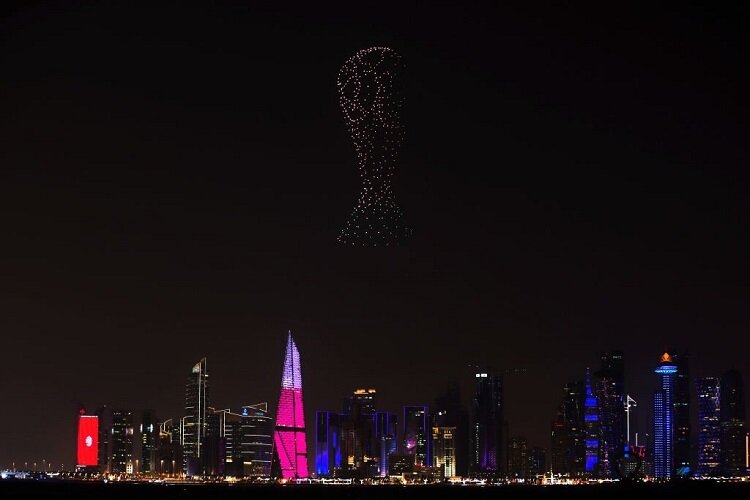 قطر یک شب پیش از شروع جام جهانی | تصاویری از هنرنمایی در آسمان دوحه
