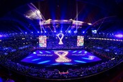 ببینید | خانواده پادشاه قطر در مراسم افتتاحیه جام جهانی ۲۰۲۲ | لباس گرانقیمت و تکراری ملکه مادر!