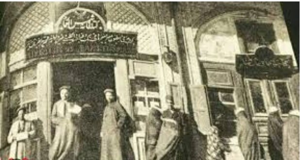 خیابان ناصرخسرو چگونه تبدیل به محل اولین کتابفروشی‌ها و مدرسه و دواخانه تهران شد؟  |جلوه‌های سنت و مدرنیته در یکی از قدیمی‌ترین خیابان‌های تهران 