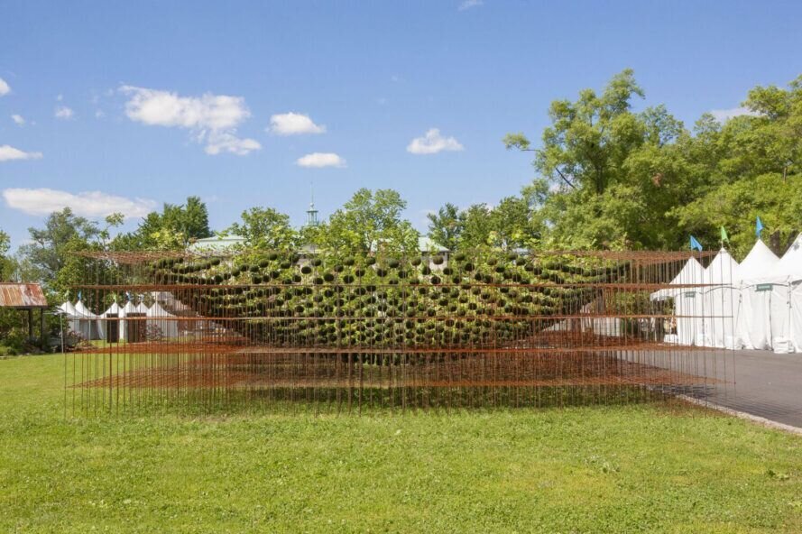 تصاویر  باغ معلق اعجاب‌انگیز درشهرهای آمریکایی | سازه‌های فلزی معلق، با گنبد سبز وارونه جان می‌گیرند