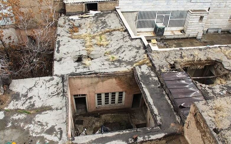 غربت رهبر مشروطهخواهان پایان ندارد |خانه شیخ فضل الله در خطر ویرانی