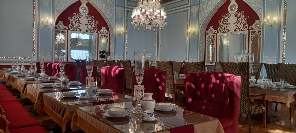 تصاویر | اولین کافه ایران را ببینید | از آینه طلاکاری شده تا خودروی مصدق و سفارتخانهها در قصر مجلل