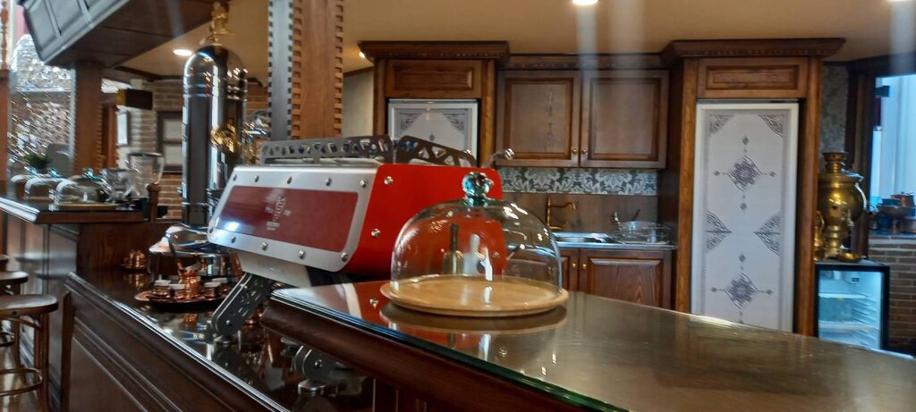 تصاویر | اولین کافه ایران را ببینید | از آینه طلاکاری شده تا خودروی مصدق و سفارتخانهها در قصر مجلل