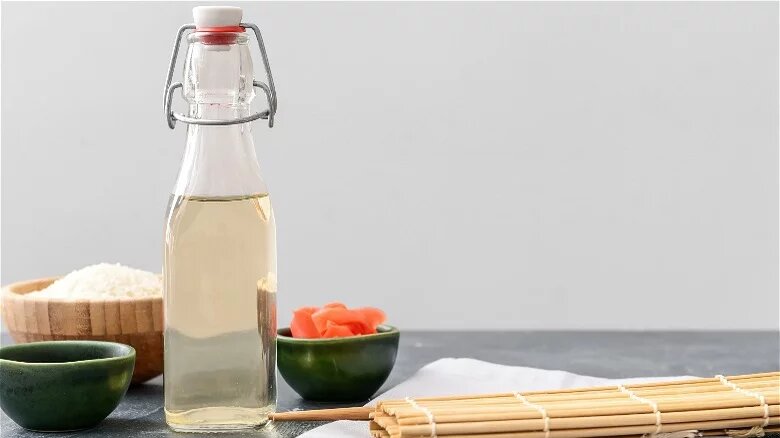 کاربرد انواع سرکه | سرکه سیب بهتر است یا خرما ؟ ؛ خواص سرکه خرما | قدیمیترین چاشنی جهان را بشناسید | بهترین سرکه برای ضد عفونی سبزیجات