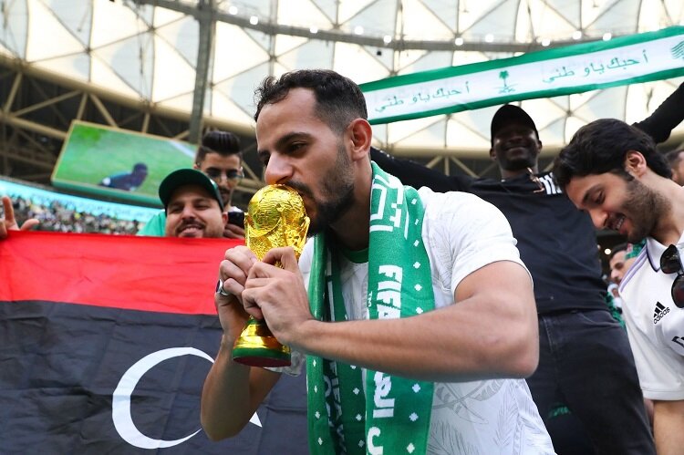 تصاویری خاص از حواشی بازی آرژانتین و عربستان | مارادونا هم در ورزشگاه بود!