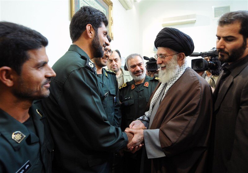 داوود جعفری، پاسداری که توسط صهیونیستها در سوریه شهید شد، کیست؟ | تصاویر شهید جعفری در کنار رهبر انقلاب را ببینید