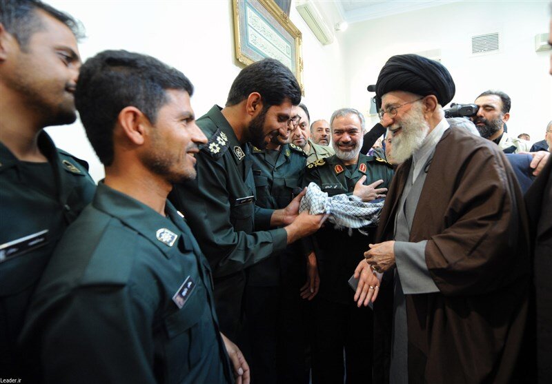 داوود جعفری، پاسداری که توسط صهیونیستها در سوریه شهید شد، کیست؟ | تصاویر شهید جعفری در کنار رهبر انقلاب را ببینید