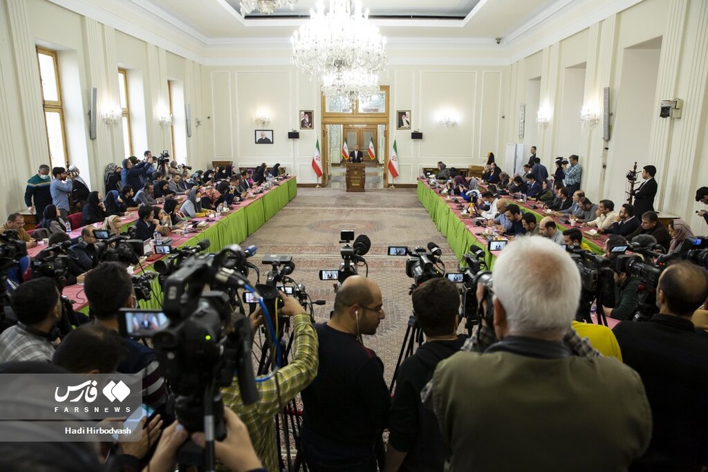تصاویر ا ازدحام بی سابقه خبرنگاران در نشست امیرعبدالهیان