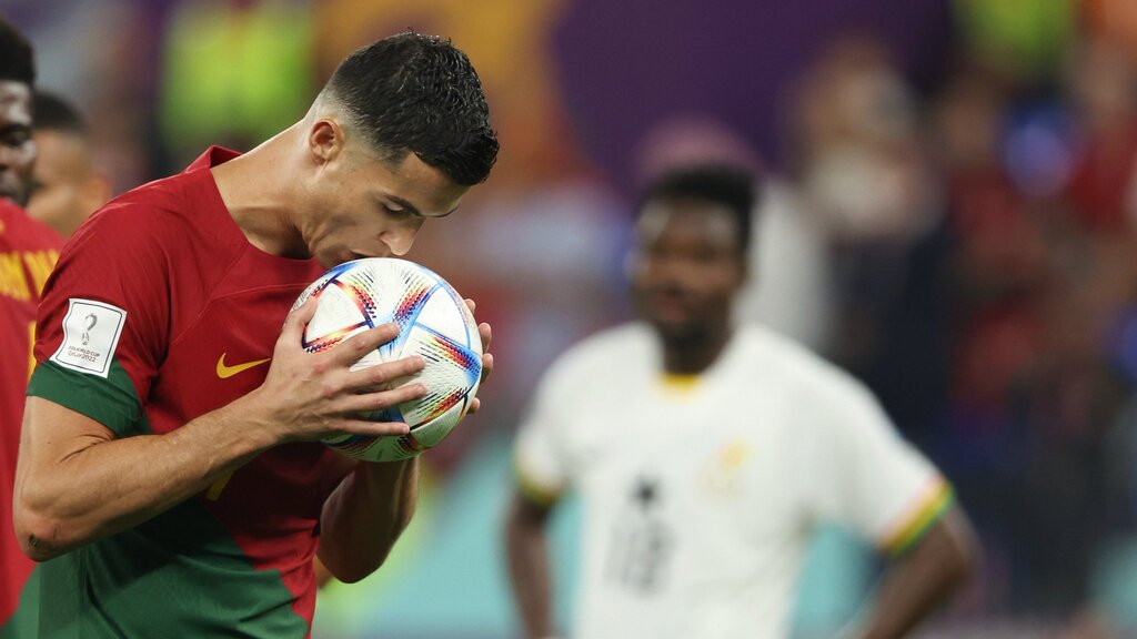ببینید | لحظات احساسی رونالدو در آخرین جام جهانی عمرش
