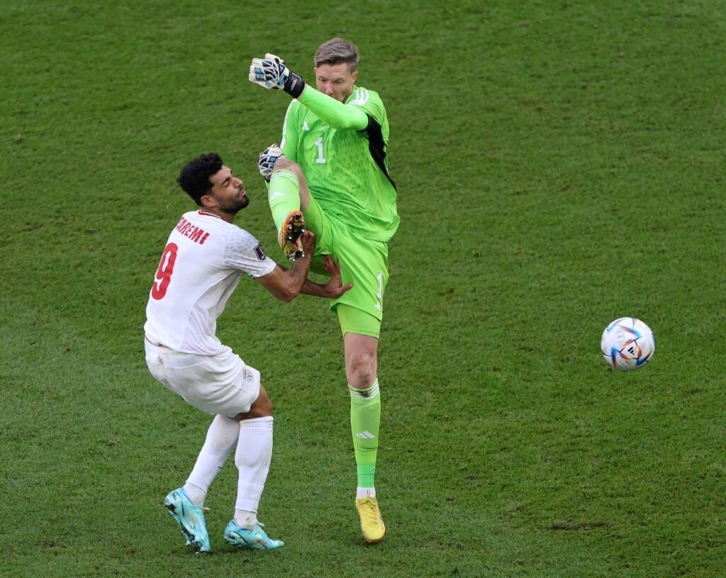 تصاویر| علی کریمی با این ۲ اتفاق باعث برد ایران شد | حرکت اعصاب خردکن تکرار نشد!