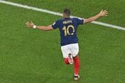 ببینید | گل سوم فرانسه به لهستان با ضربه استثنایی امباپه