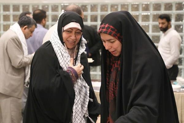 تصاویر ا روزی که مجلس یکدست چفیه پوش شد؛از قالیباف و ذوالنوری تا پزشکیان و نوری قزلجه چفیه برگردن انداختند