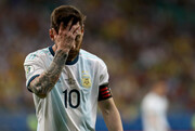 عکسی قدیمی از مسی و چهره محبوب آرژانتینی ها سوژه شد | هوادار و اسطوره بهم رسیدند!