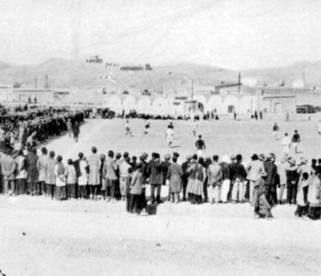 وقتی توپ به زمین ایران افتاد | میدان مشق نخستین زمین فوتبال ایران شد