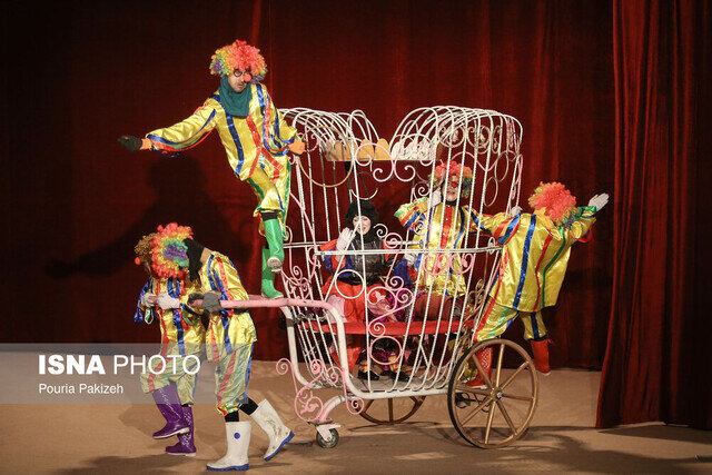 شاید جشنواره تئاتر کودکونوجوان از همدان برود | اشتباه است جشنوارهای را برای چندین سال به استانی واگذار کنیم که همیشه شرایط برگزاری آن را ندارد