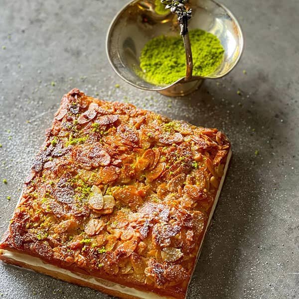 طرز تهیه یک نوع کیک با اسمی عجیب | کیک نیش زنبوری را حتما امتحان کنید