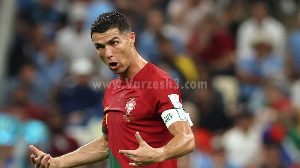 عکس | حرکت عجیب رونالدو در بازی با اروگوئه | تقلب بزرگ مقابل این همه دوربین!