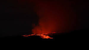 ببینید | فوران بزرگترین آتشفشان فعال در جهان | آسمان رنگ خون شد