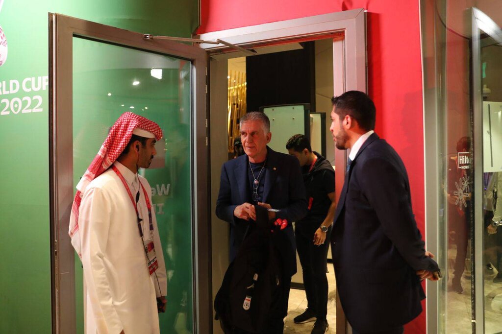 عکس | تیپ کیروش در بازی ایران با آمریکا! | سرمربی ایران سراغ خرافات رفت؟